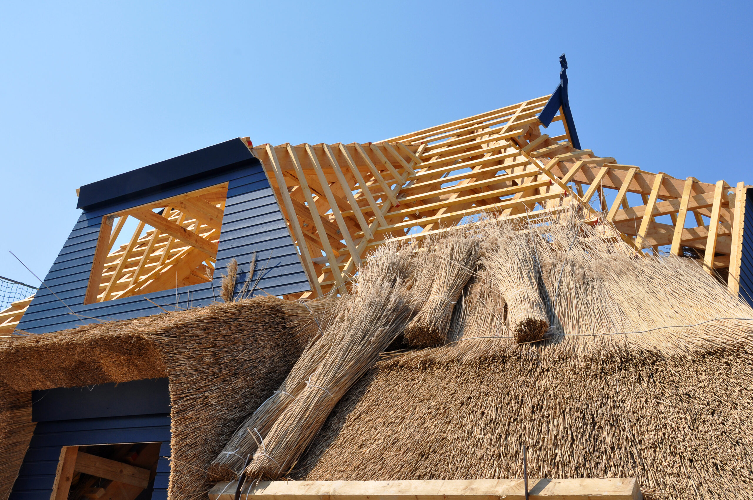 Installing thatch roof